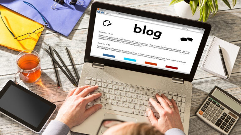 How to Build a Profitable Blog from Scratch - ladybossincome.com