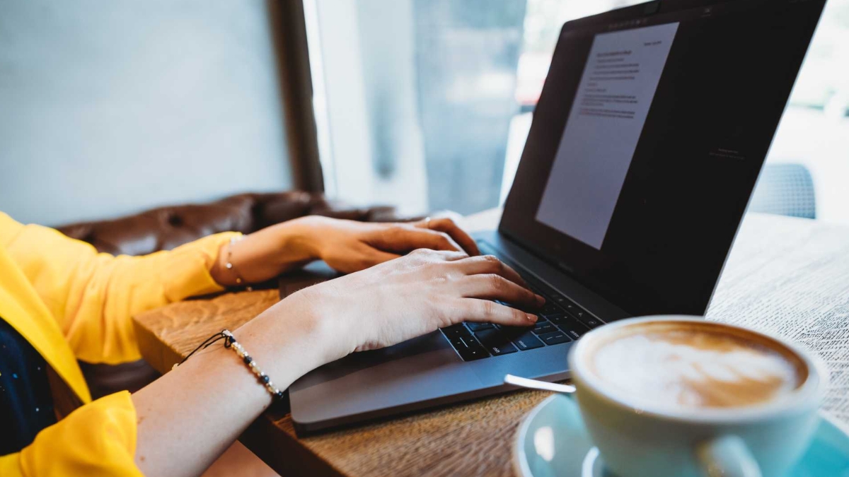 How to Become a Freelance Writer