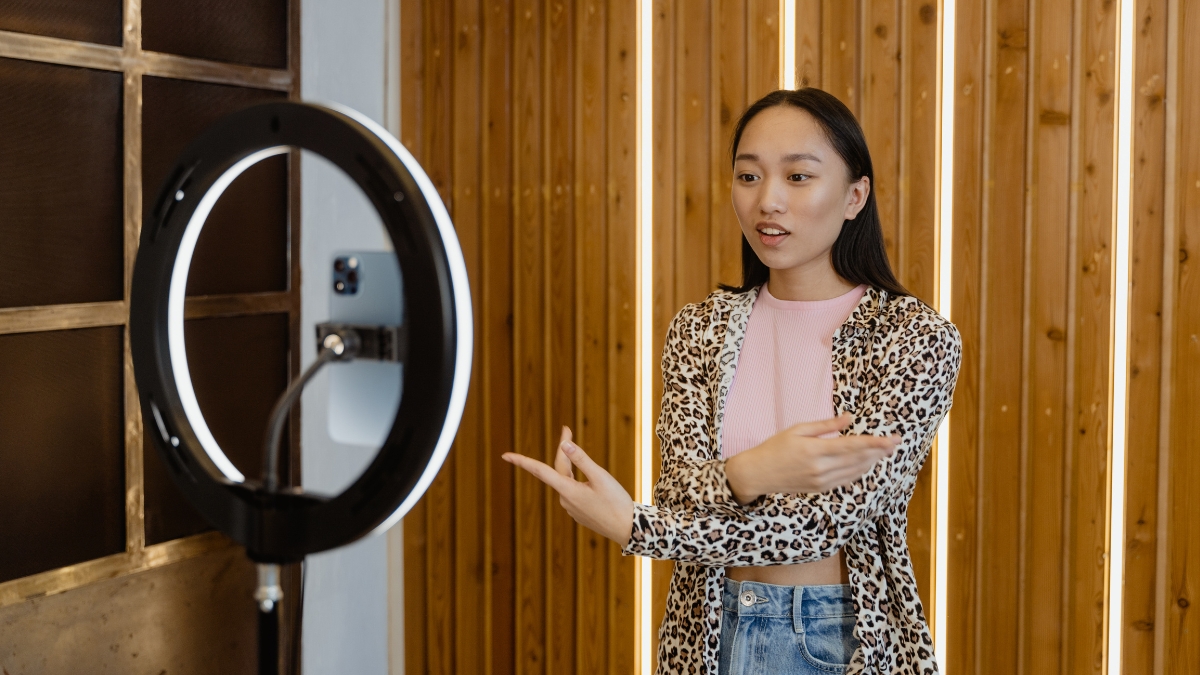 How to Become a Social Media Influencer