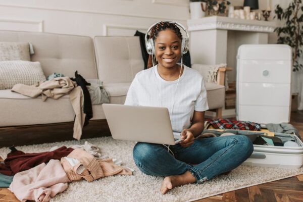 How to Start a Bookkeeping Side Hustle From Home
