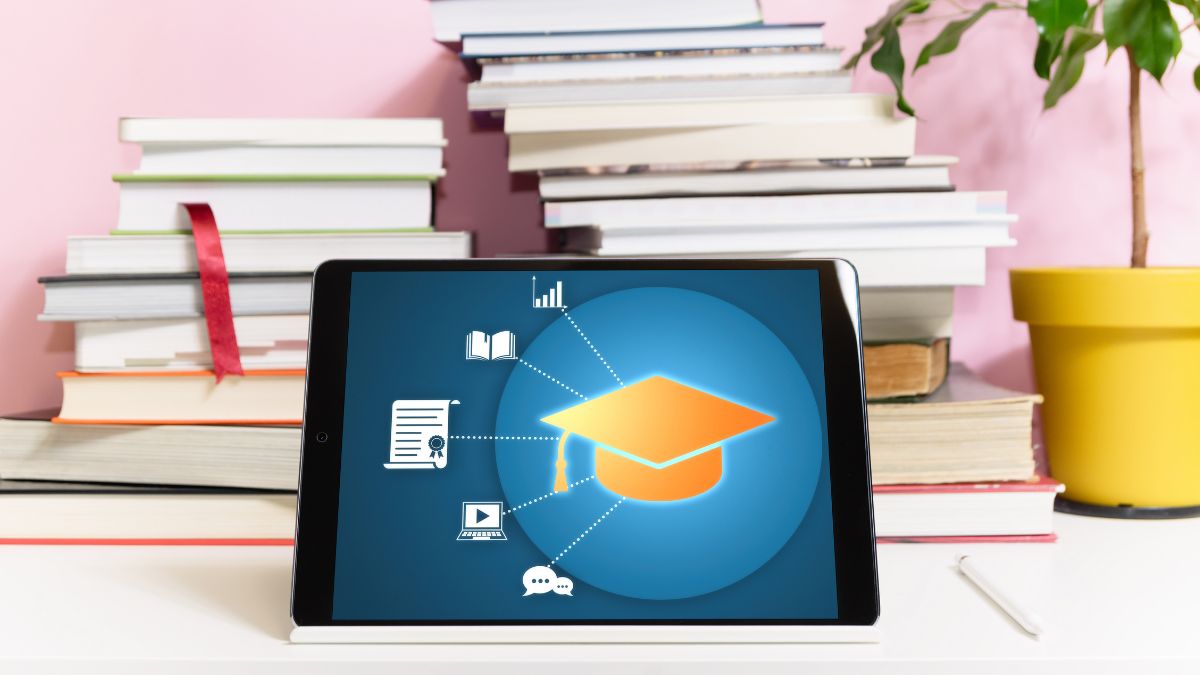 How to Create and Sell Online Courses