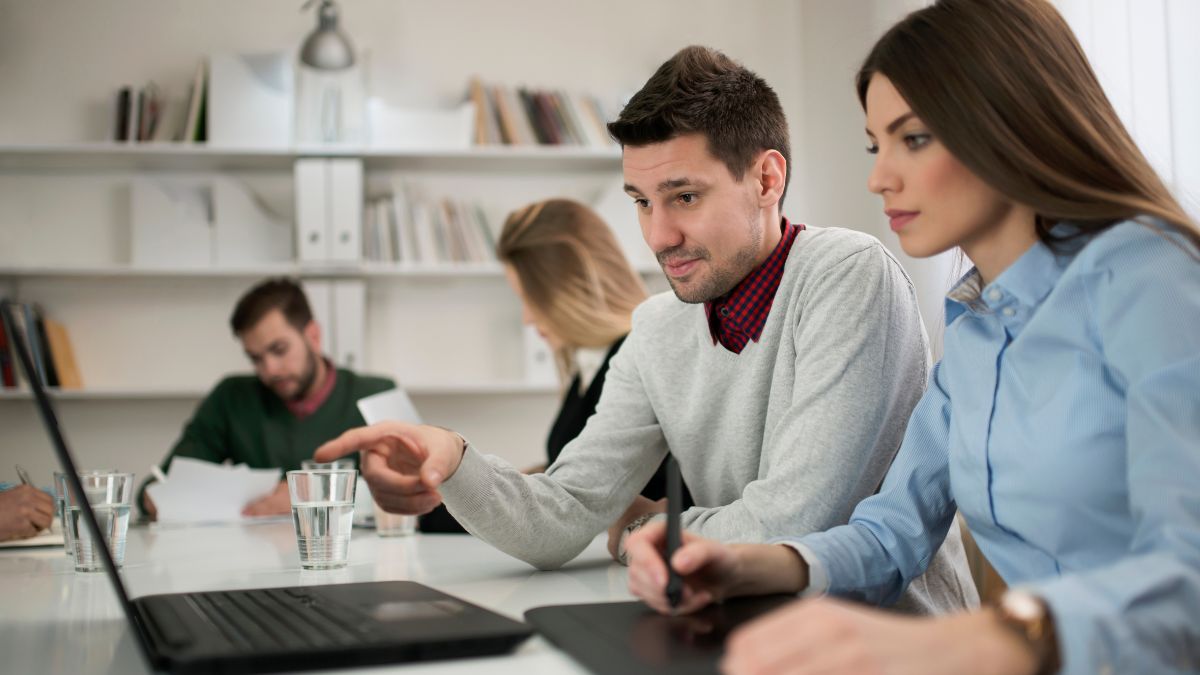 How to Run Effective Work Meetings Without Wasting Everyone's Time