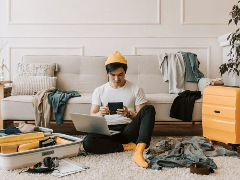 Digital Nomad Essentials: Insurance, Banking, Internet and Safety Tools