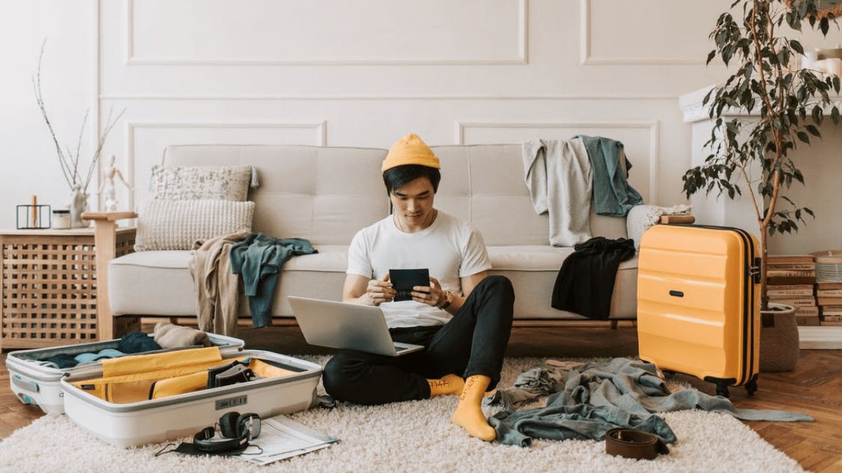 Digital Nomad Essentials: Insurance, Banking, Internet and Safety Tools